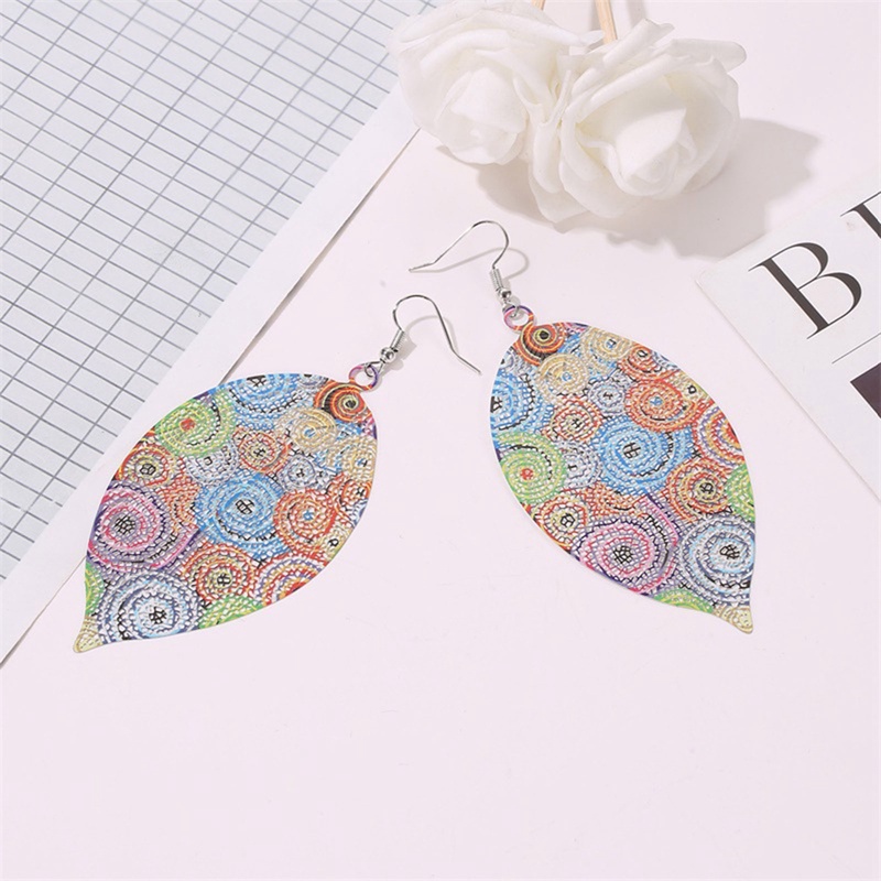 Anting Bentuk Daun Model Hollow Gaya Bohemian National Eropa Amerika