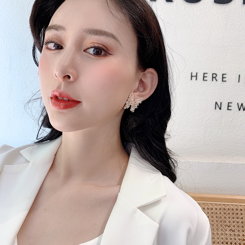 Kupu-kupu kristal kancing Korea Elegan liar anting-anting wanita tinggi rasa tren unik 925 perak pin