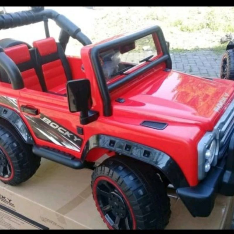 MOBIL AKI JEEP ROCKY