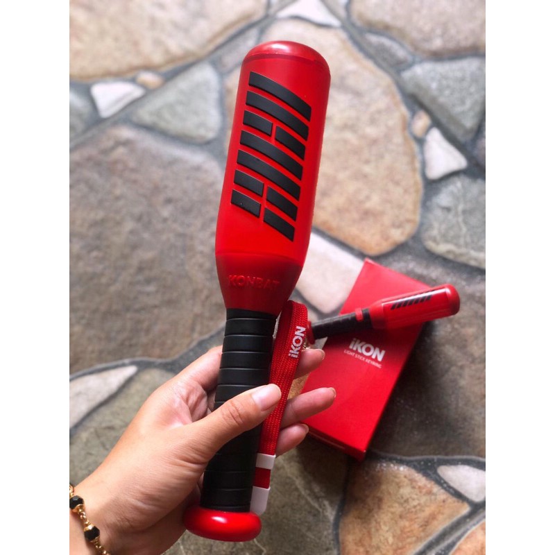 iKON Official Lightstick (Konbat Japan + Konbat Keyring)