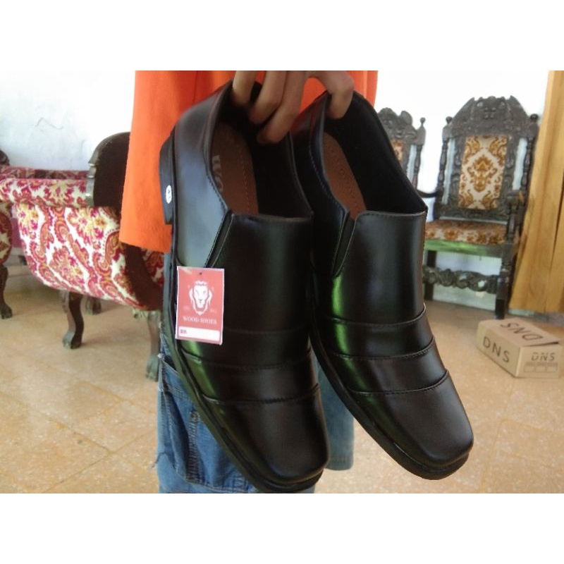 Produk terlaris/Sepatu pantofel/Sepatu kantor/Sepatu formal/Sepatu kickers/Sepatu murah/Sepatu berkualitas/Sepatu terlaris/sepatu hitam