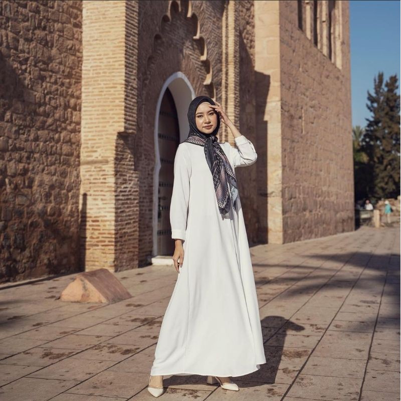 Plain Dress Heaven Lights - White Size M