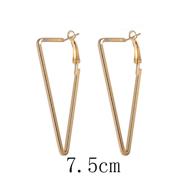 LRC Anting Tusuk Fashion Color Triangle Shape Decorated Earrings