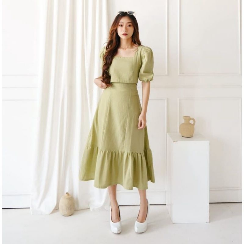 ROSELINE 2 IN 1 SET CROP BLOUSE WITH RUFFLE MIDI SKIRT