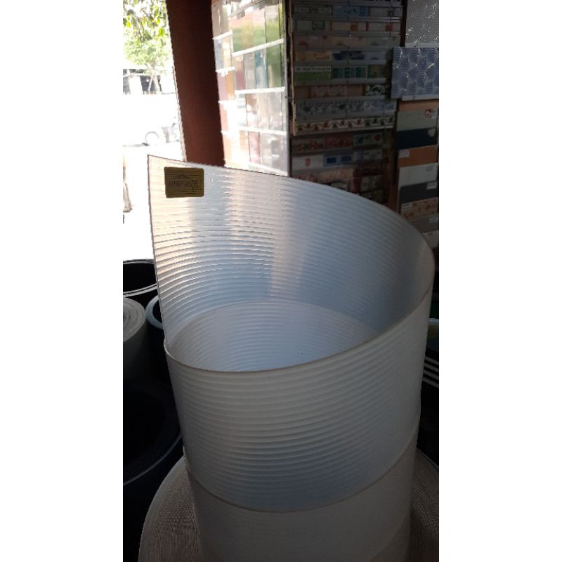 fiber plastik plat penutup pagar garis tebal 1,3mm lebar 1meter kanoplas putih hijau biru coklat