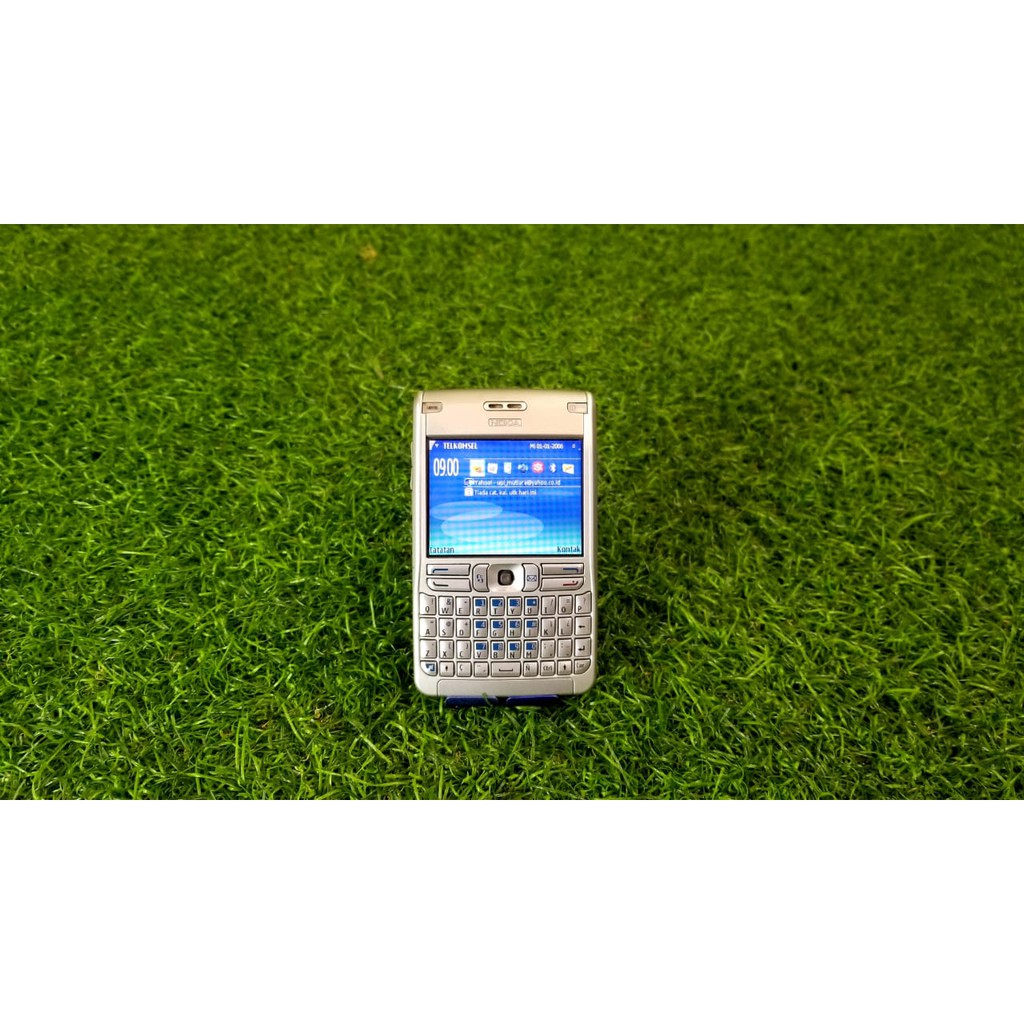 HP Jadul Nokia E61 Qwerty Silver Mulus Banget Original Not E90 or 7710