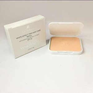 La Tulipe White Effect Two Way Cake