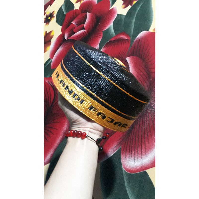 

SONGKOK TO BONE TULIS NAMA