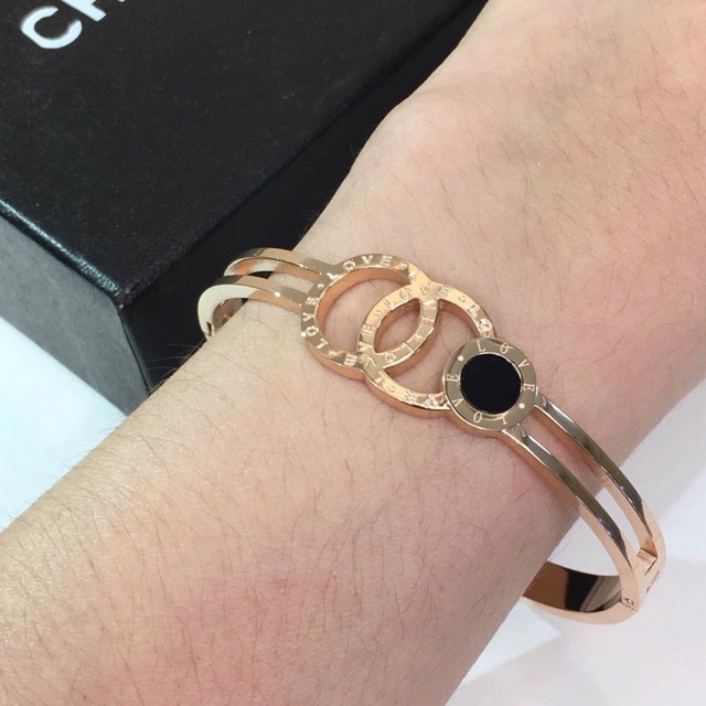 Gelang Titanium Bvlgari Gold Plated