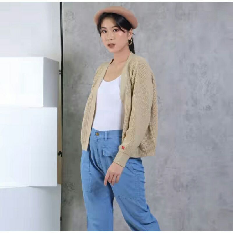 Outer rajut wanita / outer crop / cardigan crop knitt by hardware