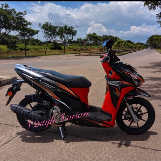 COVER KNALPOT HONDA VARIO 125 150 HONDA MODEL AIRBLADE VIETNAM ORIGINAL ANTI LUMER TAMENG KENALPOT TUTUP PROTECTOR MUFFLER HITAM KARBON Vario 125 fi esp techno led cbs iss VARIO 150 keyless old new 2012 2013 2014  2015 2016 2017 2018 2019 2020