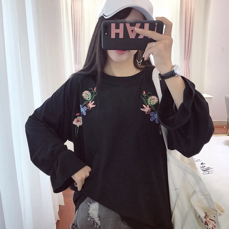Kaos T Shirt Model Longgar Lengan Panjang Motif Bordir Kaos T Shirt Model Longgar Lengan Panjang Motif Bordir