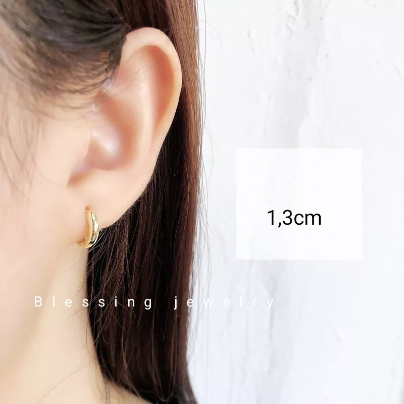 Anting Tusuk Bulat Polos Titanium Pria dan Wanita