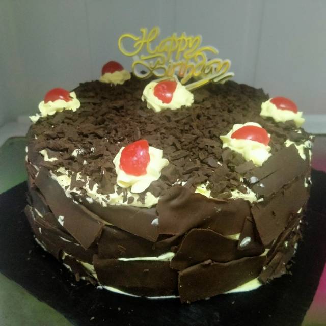 

Kue ulang tahun blackforest