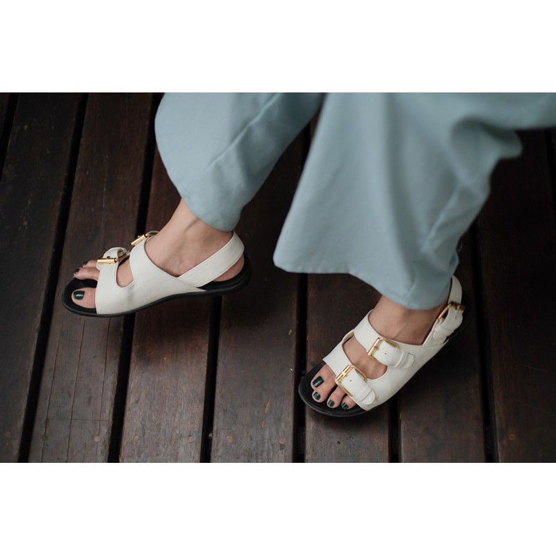 SB~Sandal Flat ANYA ban2 tali gesper putih