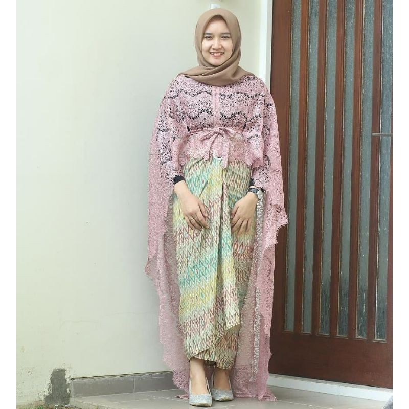 KEBAYA LONG CAPE BROKAT