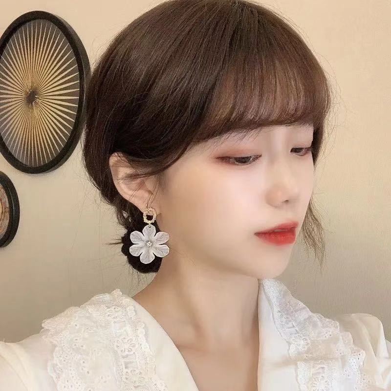 Anting silver needle Bentuk Bunga Hutan Bahan Resin Serbaguna Gaya Korea Untuk Wanita