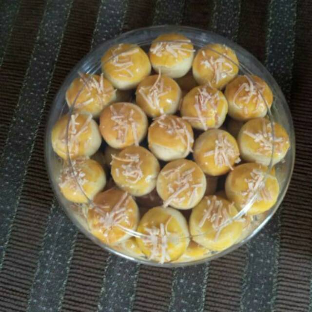 

Kue nastar keju
