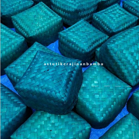 Sepasang Besek Warna 25 x 25 cm/ sepasang besek bambu murah/ bakul warna/ besek warna/ besek jumbo
