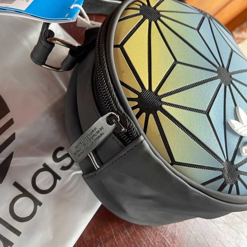 SLINGBAG ADIDAS ROUND / SLINGBAG ADIDAS ROUND ISSEY MIYAKE