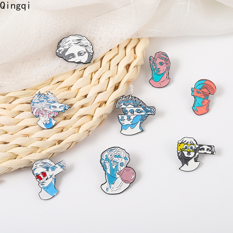 Bros Pin Enamel Bentuk Patung Kartun 8 Gaya Untuk Hadiah Teman