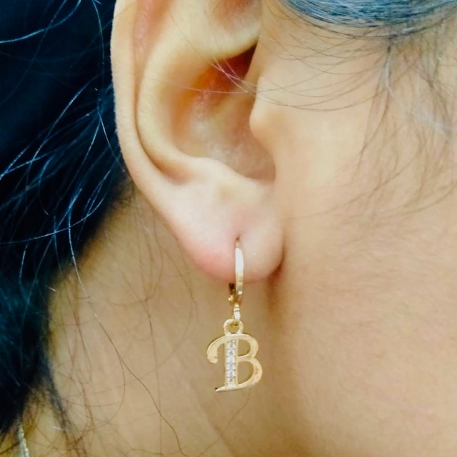 Anting huruf / anting alphabet /anting inisial