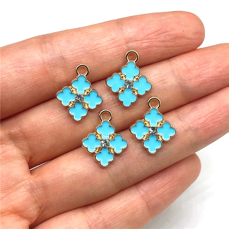 4 Pcs Liontin Bentuk Bunga Bahan Alloy Warna Biru Charms