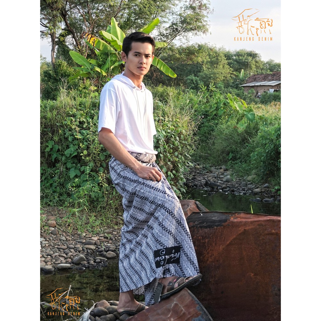 SARUNG KANJENG| SARUNG BATIK MOTIF PARANG LAWASAN  KELENGAN ORIGINAL