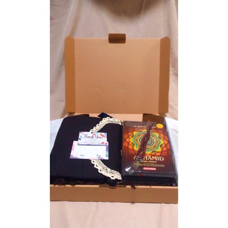 Hampers Kado Cewek Mukena.