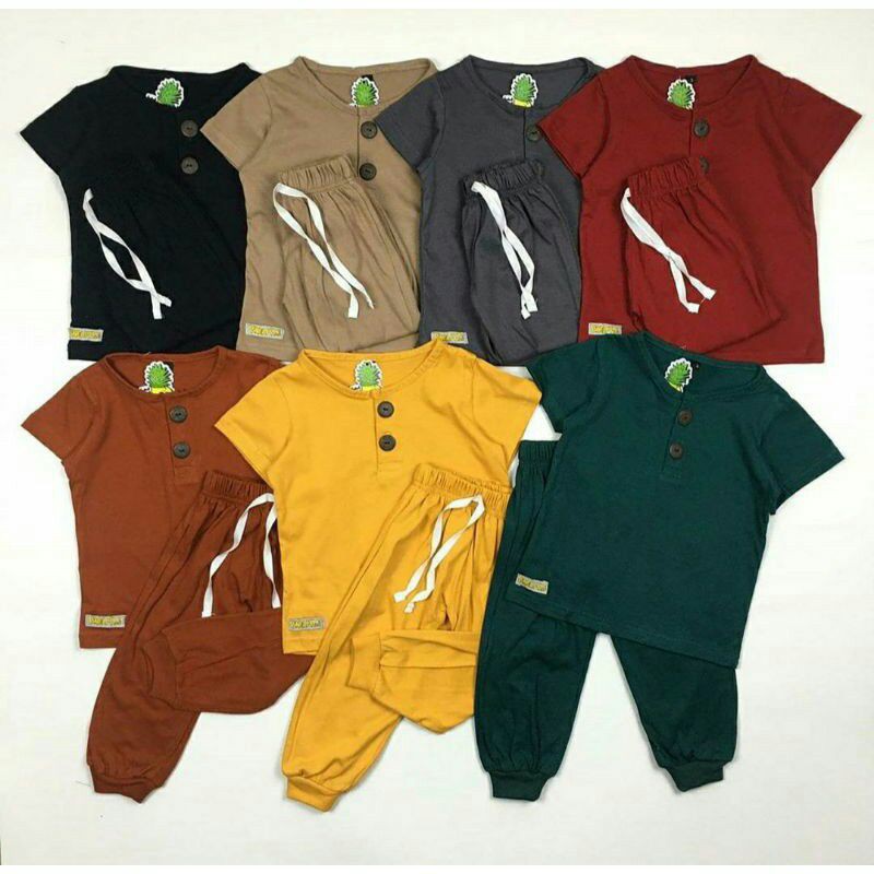 BUTTON SET PAJAMAS 4-10T by Pineapple