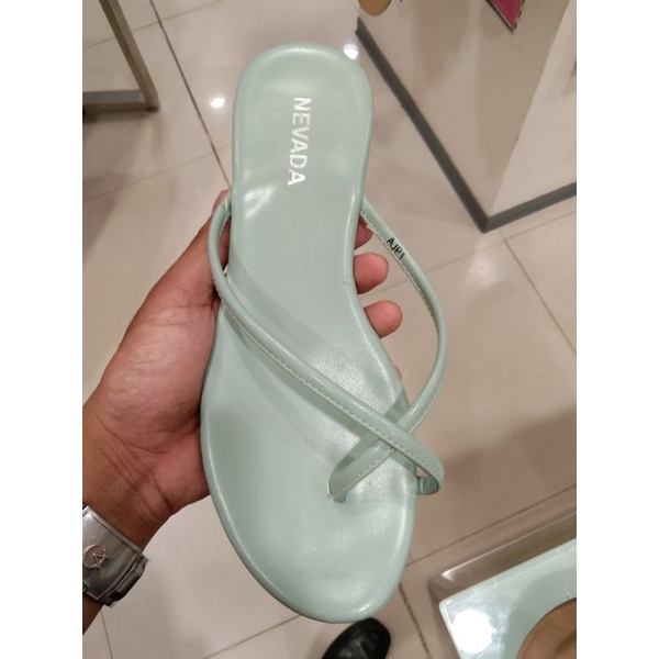 Nevada sandal jepit simple wanita