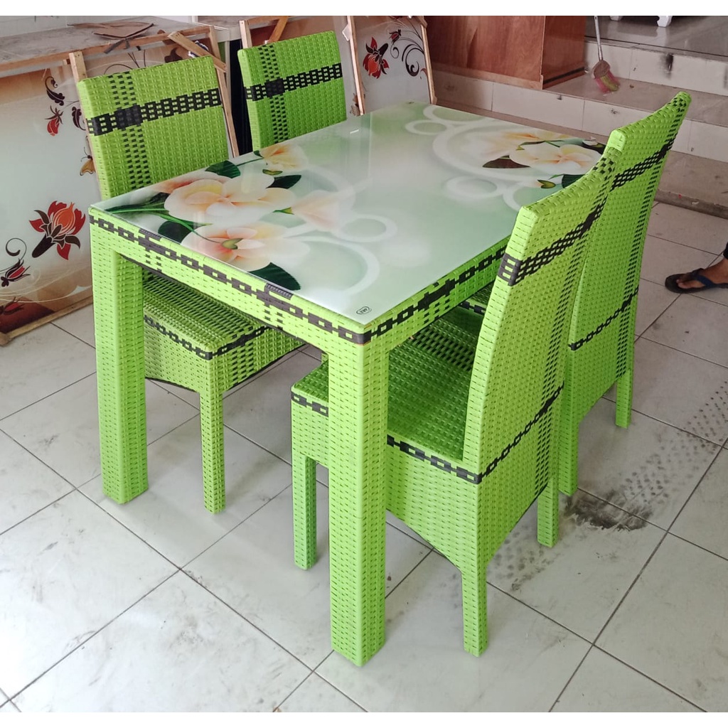 MEJA MAKAN ROTAN SINTETIS