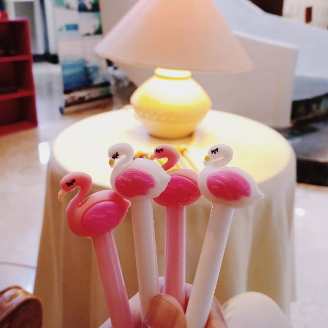 

Pen flamingo