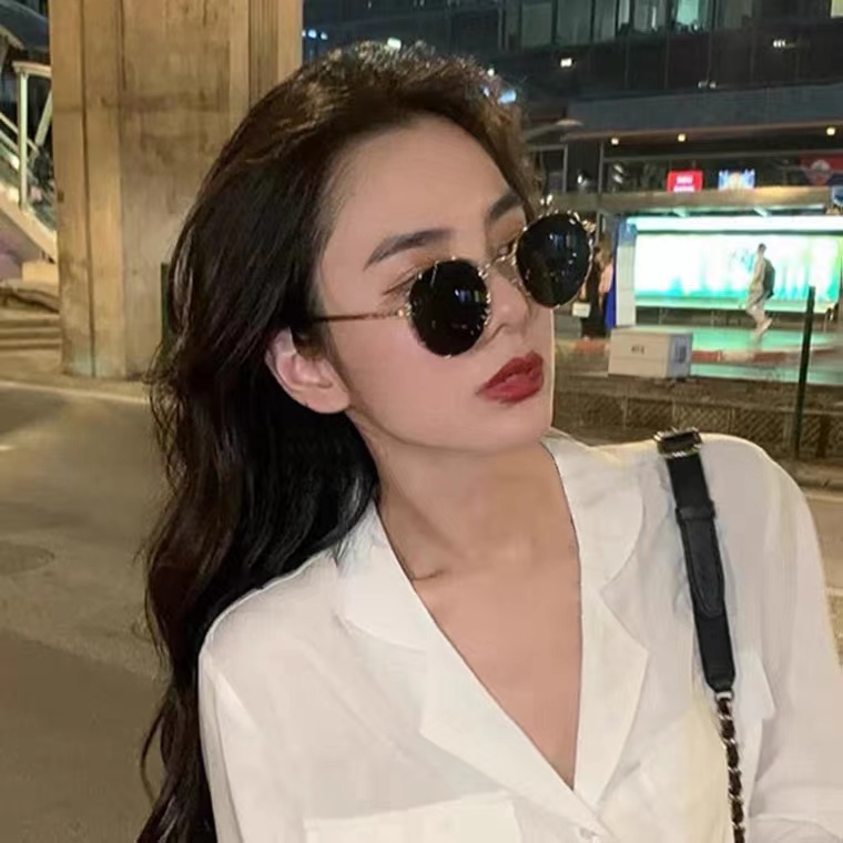 Kacamata Oval Retro gaya sama artis Korea Yoo In-na Fashion Metal kacamata hitam wanita