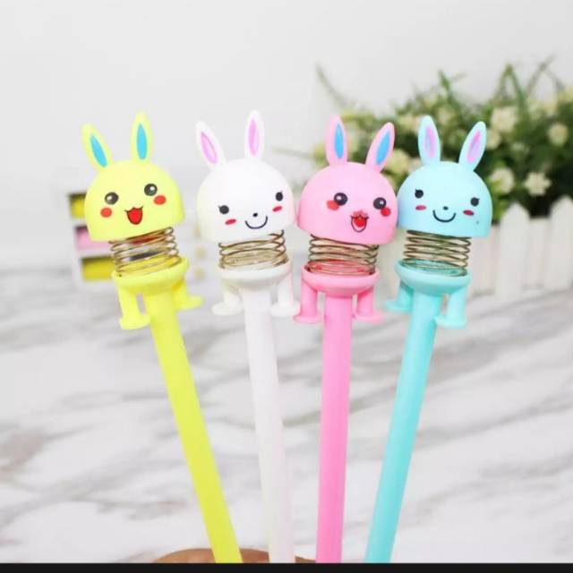 

Pulpen per karakter lucu kelinci