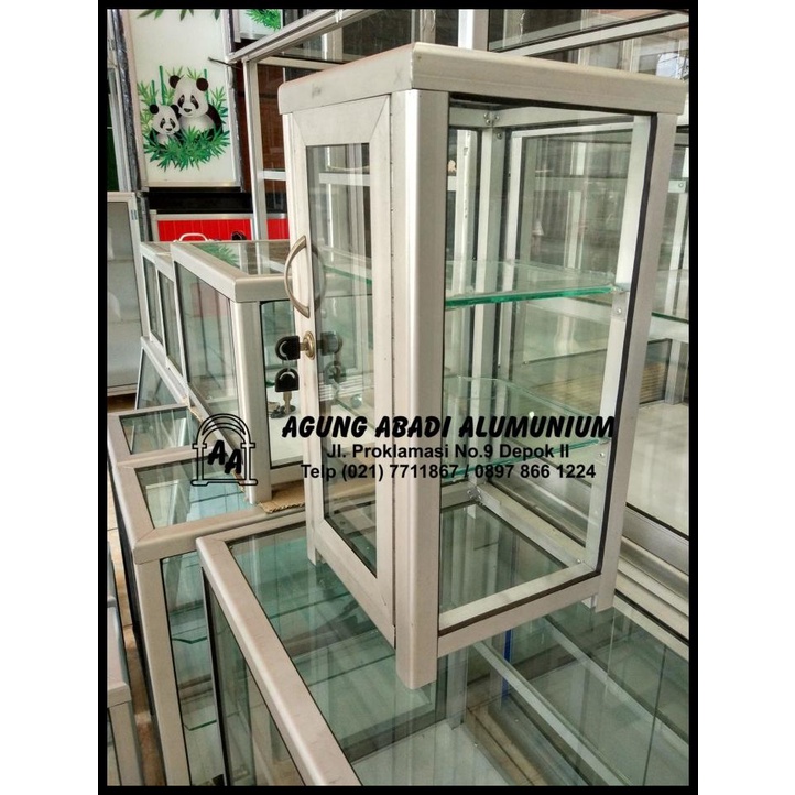 Box Penyimpanan Obat - Etalase Kaca Kotak Obat