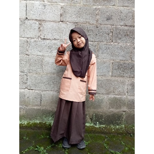 

SETELAN PRAMUKA SIAGA ANAK PEREMPUAN LENGAN PANJANG