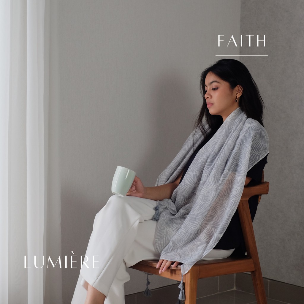 Faith Shawl - Lumière Collection