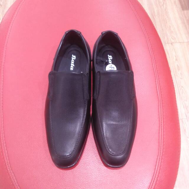 Sepatu pantopel  pria bata original