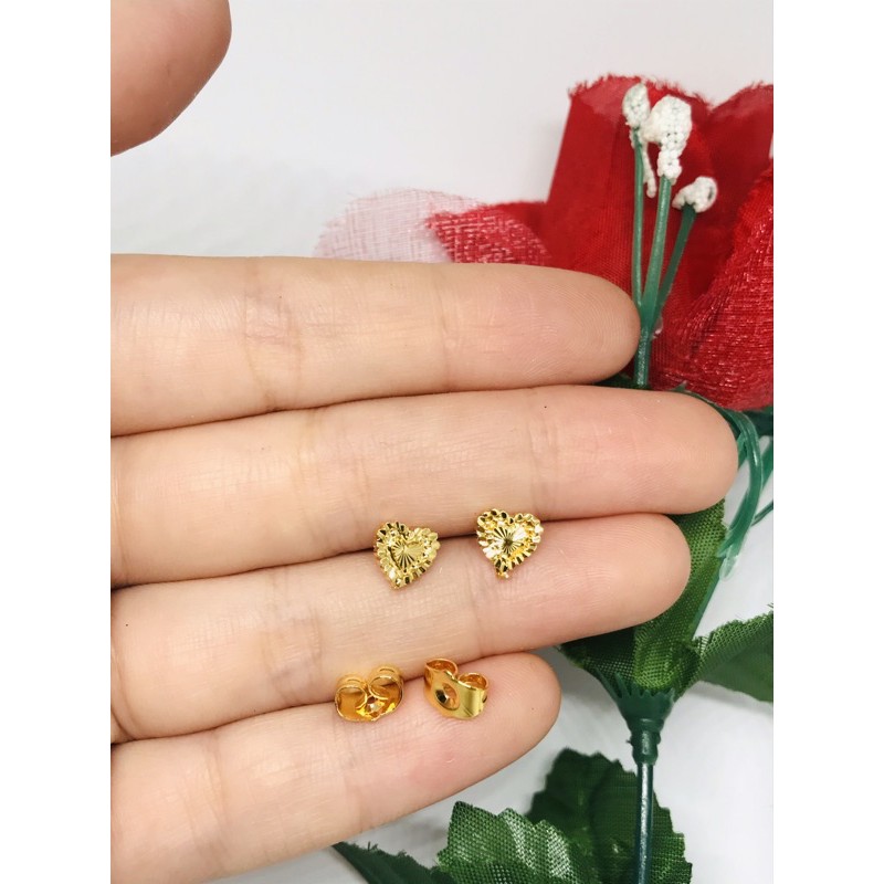 Anting tusuk love