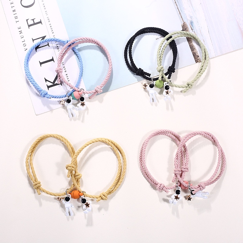 Astronaut magnet attracts small rubber band to send boyfriend couple Bracelet a pair of adjustable hair rope Korean female students