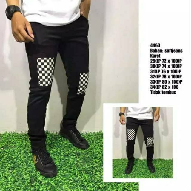 18Collection Celana Jeans Pria  Sobek With Patch Motif