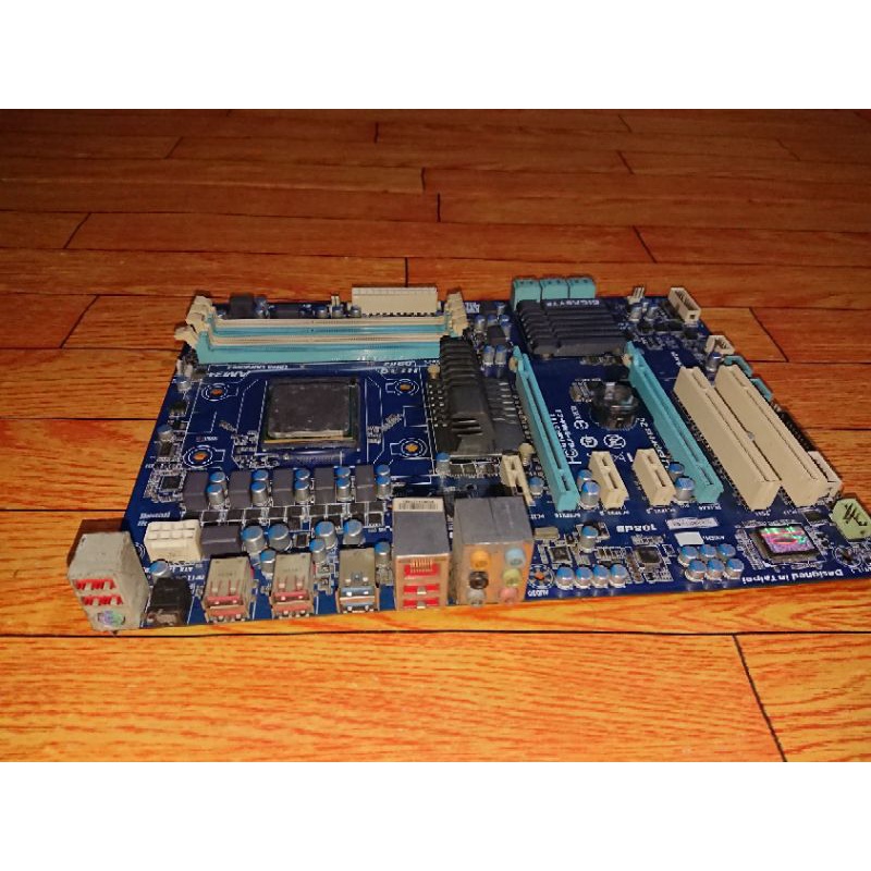 Motherboard gigabyte ga-970a-d3 || Second || Bonus Prosesor AMD Athlon II X2 245
