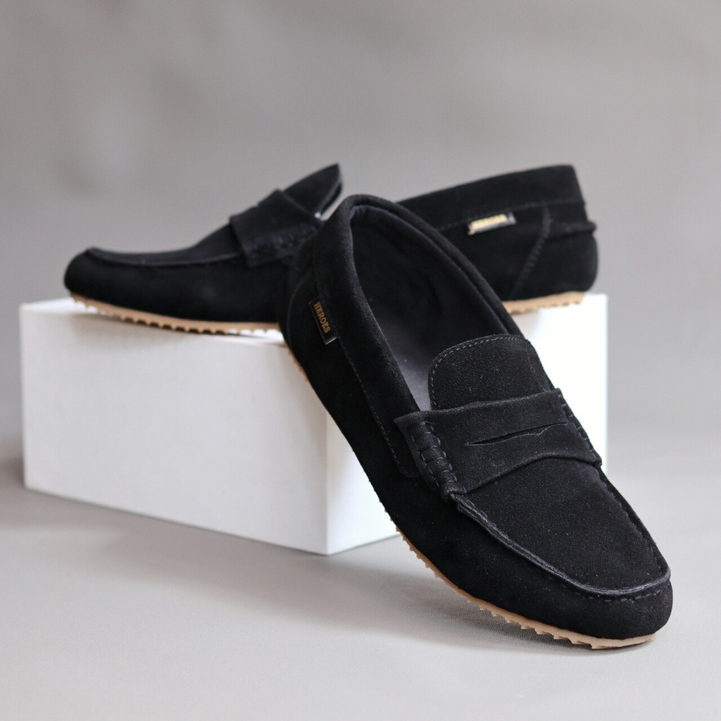 SEPATU SLIP ON PRIA MULES PANSUS COWOK DEWASA ORIGINAL HEROES SUEDE HITAM CREAM TAN SANTAI CASUAL KASUAL FORMAL KANTOR KERJA GEREJA PESTA KONDANGAN MURAH TERBARU TERLARIS