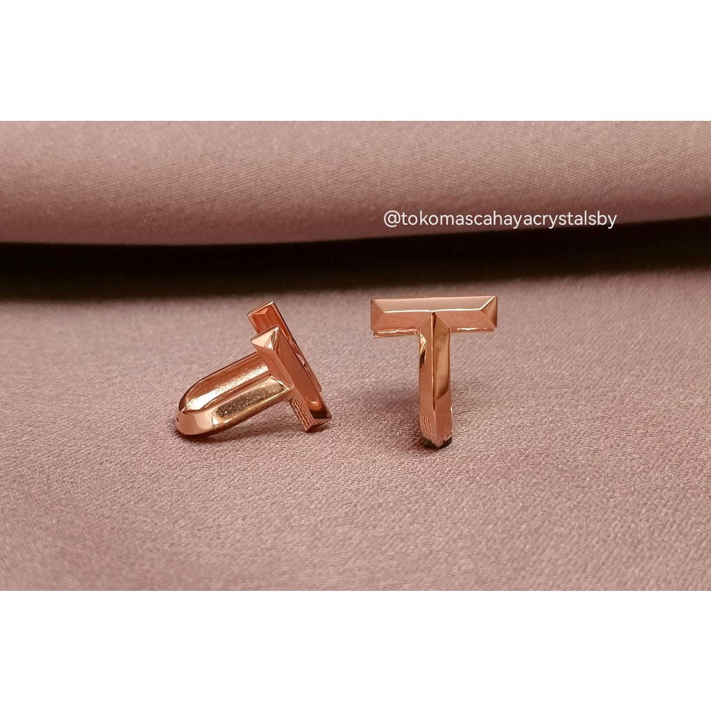 Anting Fahsion T Rose Gold Emas Kadar 17k 75% 750