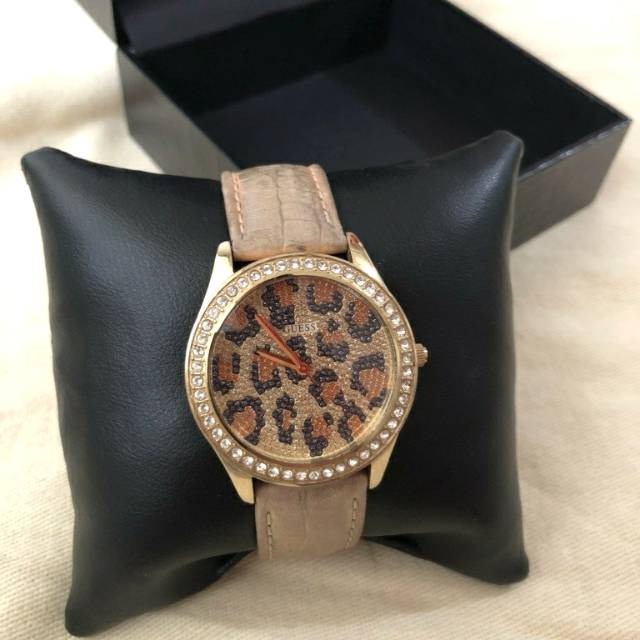 Jam Tangan Wanita Guess Original Manik Motif Macan Warna Emas
