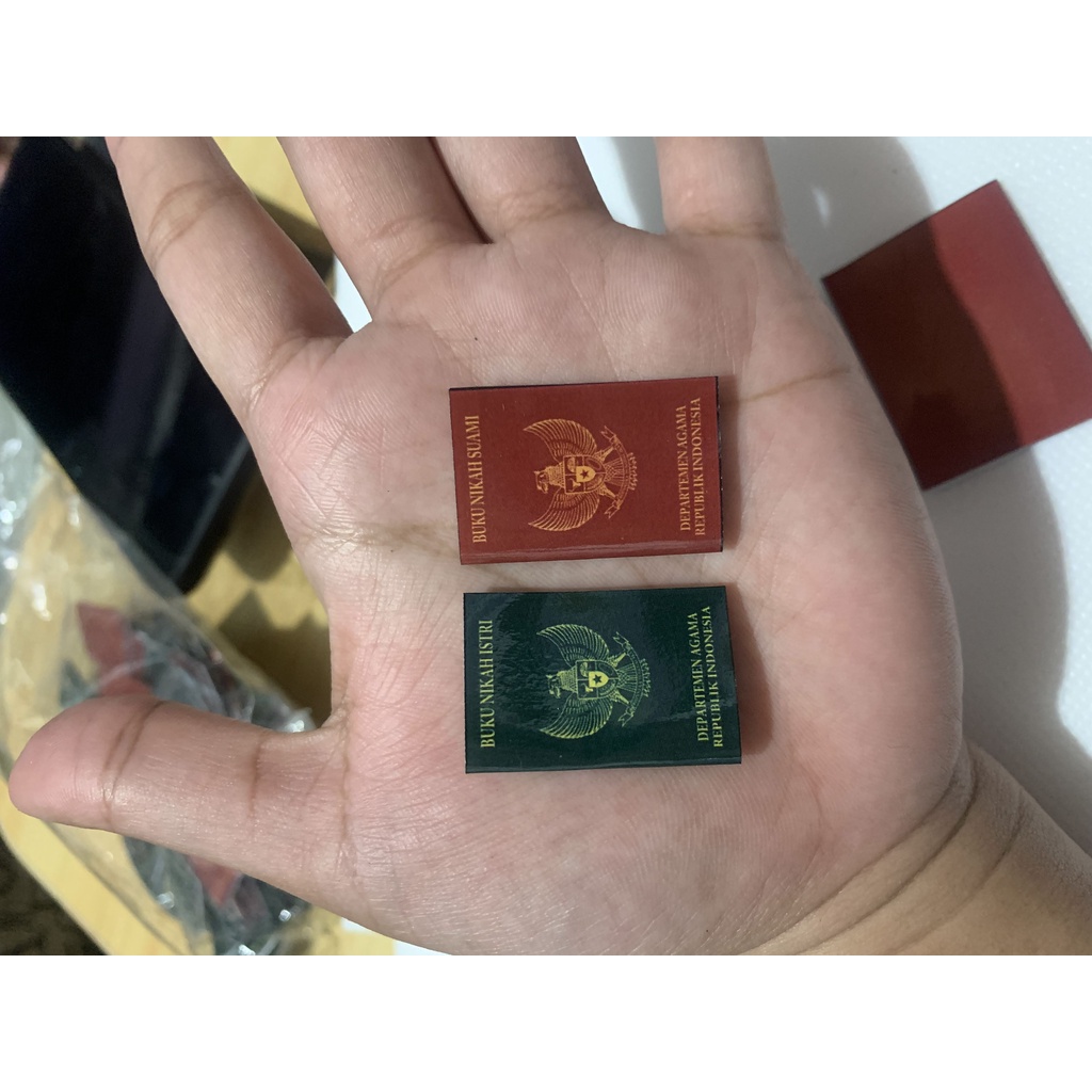 Replika Sepasang Buku Nikah  Hiasan Mahar Buku Nikah Udah dapat sepasang
