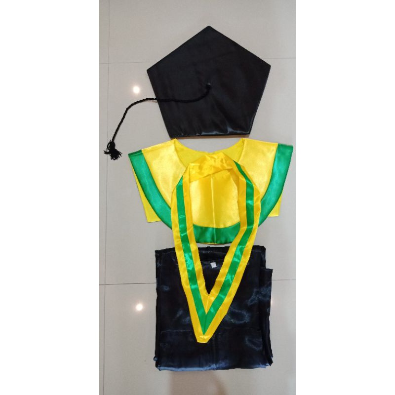 Perlengkapan Pakaian Toga baju Wisuda Kuliah Sarjana bahan SATIN  Topi satu set