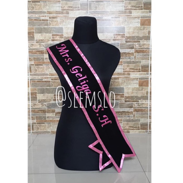 

SLEMPANG PREMIUM - BLUDRU HITAM - PITA PINK