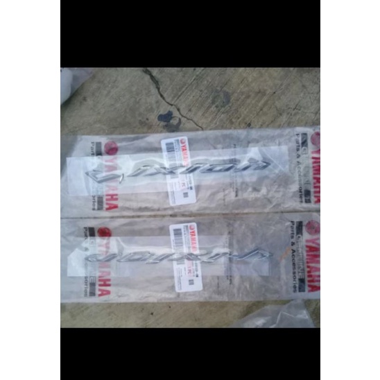 EMBLEM TULISAN TIMBUL SAYAP VIXION NEW NVA SET KANAN KIRI ORI YAMAHA 2TP-F416B-00